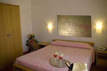 Hotel Ristorante Solari Briatico Extérieur photo
